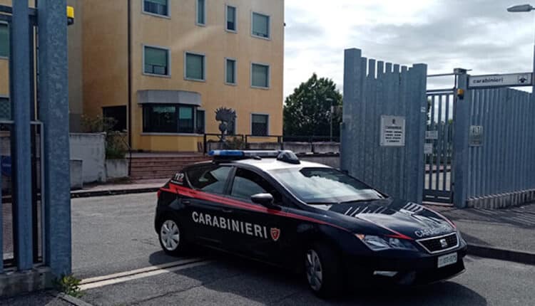Soncino: i Carabinieri della locale Stazione hanno individuato e denunciato una donna ritenuta responsabile di tre furti con destrezza commessi durante il mercato settimanale e dell’utilizzo indebito di una carta di pagamento rubata