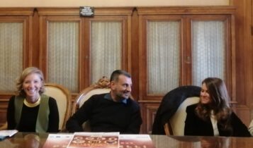 Presentata a Palazzo Città a Bari la decima edizione de "le strade di San Nicola", uno spettacolo benefico al Petruzzelli