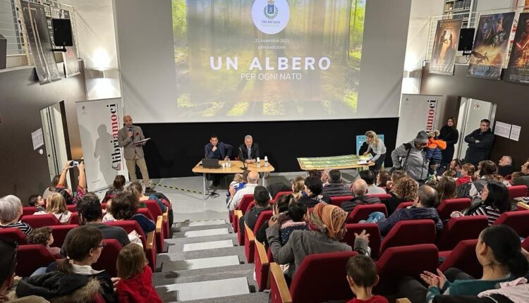 La Spezia: in occasione della Giornata Nazionale degli Alberi è stata creata l’iniziativa "Un albero per ogni nuovo nato''.