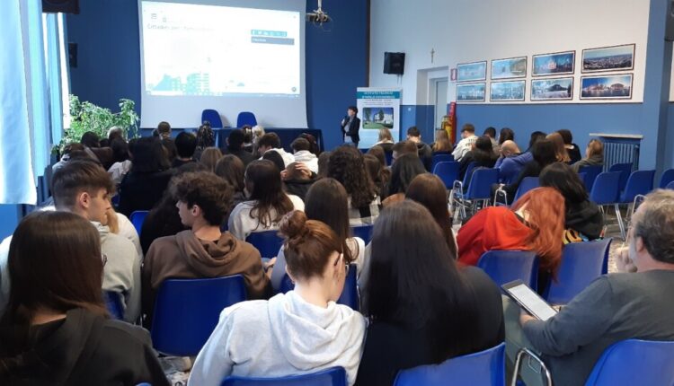Verona: all’istituto Einaudi gli studenti diventano custodi del valore simbolico e ambientale degli alberi.