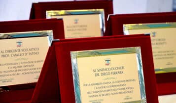 Chieti, nonni tecnologici, cerimonia di consegna dei nuovi diplomi.