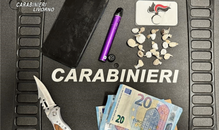 Cecina(Livorno): 35enne tunisino trovato con 10 grammi di droga nascosta in una sigaretta elettronica e un coltello di 16 cm, arrestato.