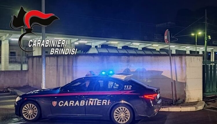 San Pietro Vernotico (Brindisi): arrestato un 17enne per porto e detenzione di esplosivo.