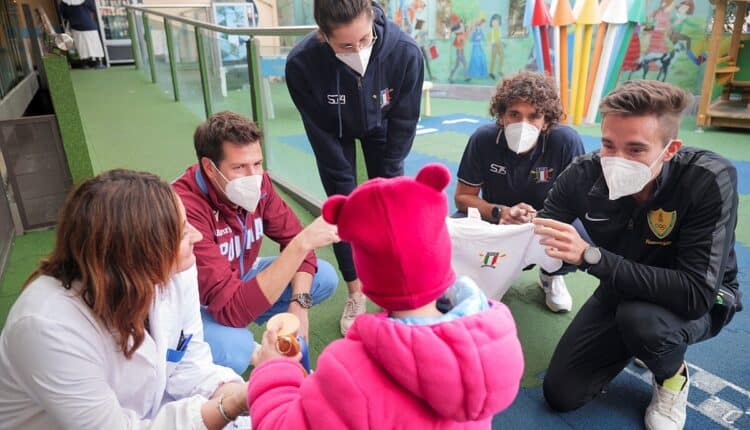Gruppo Sportivo Fiamme Oro Sabaudia: il gruppo sportivo fiamme oro incontra i bambini e i ragazzi nella ludoteca dell’Ospedale Pediatrico Bambino Gesù di Roma.