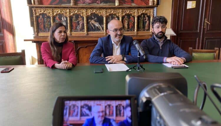 Cagliari, Marco Mengoni illumina il quartiere fieristico per Capodanno 2024