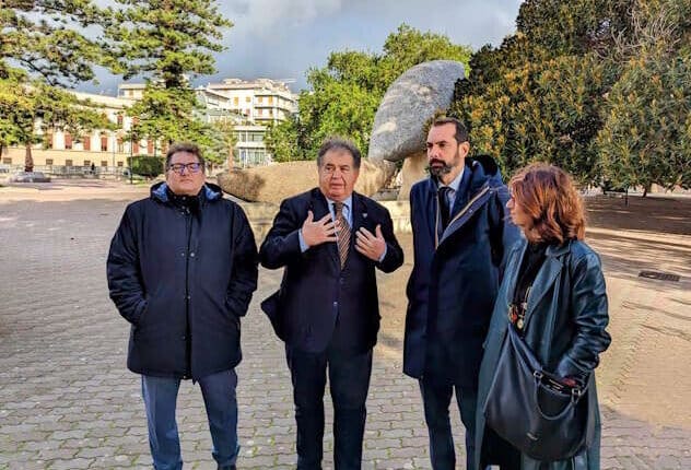 Presentata alla Passeggiata a Mare la prima mappa degli alberi monumentali di Messina