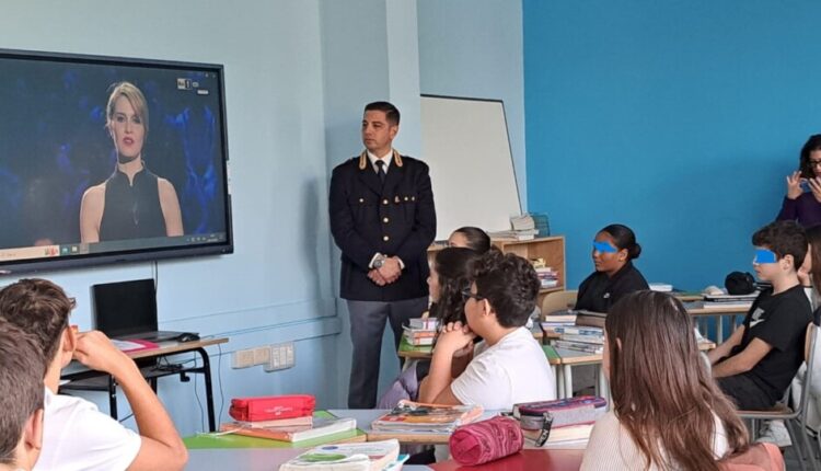 Latina: la polizia di stato incontra gli alunni dell'Istituto Comprensivo Milani di Terracina con tema “Legalità, il Bullismo e il Cyber Bullismo”.