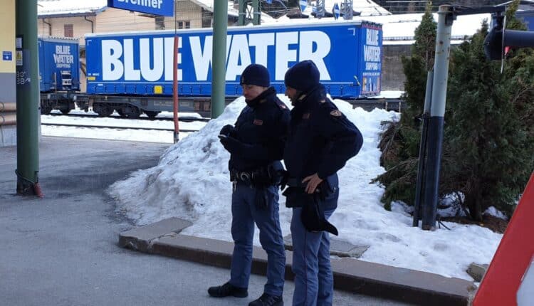 Verona: 22enne ricercato da meno di una settimana per rapina recidiva è stato trovato nella stazione ferroviaria di Brennero e arrestato.