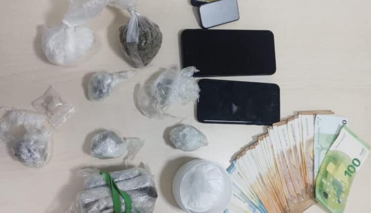 Posillipo: in auto con la droga nascosta nelle lattine di coca cola