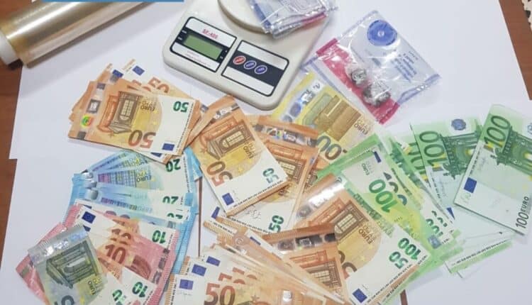 Rione Sanità: cede hashish dal suo basso, in cambio di 20 euro