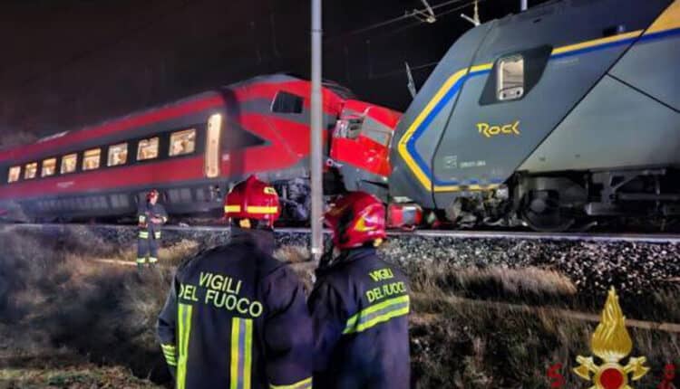 Scontro tra due treni a Faenza (Ravenna): 17 i feriti. Circolazione ferroviaria bloccata