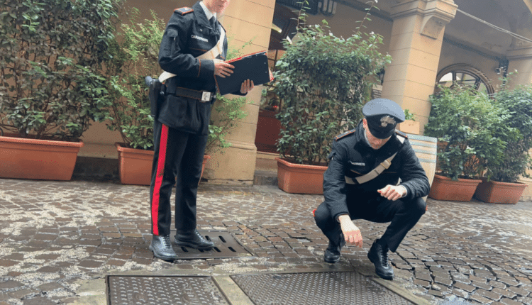 Bologna: 48enne nigeriano irregolare entra nelle botole del centro e manomette i contatori di energia elettrica, denunciato.