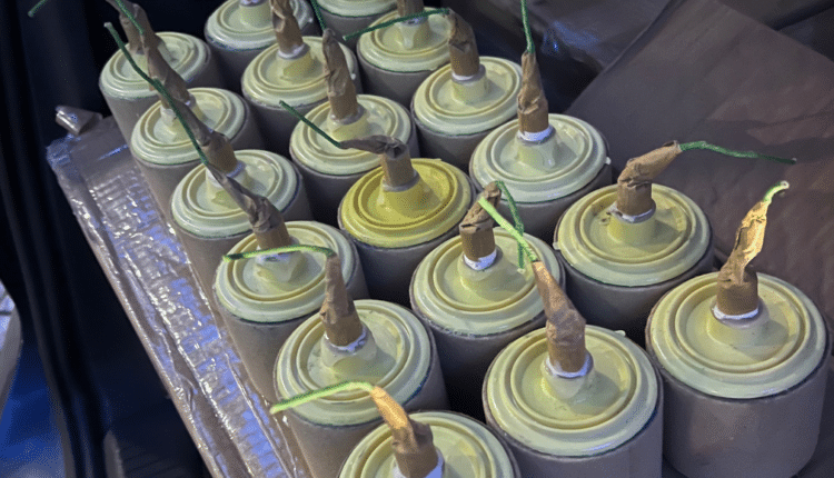 Torino: sequestrati e recuperata una rilevante quantità di fuochi artificiali illegali in possesso di un italiano nel suo box auto.