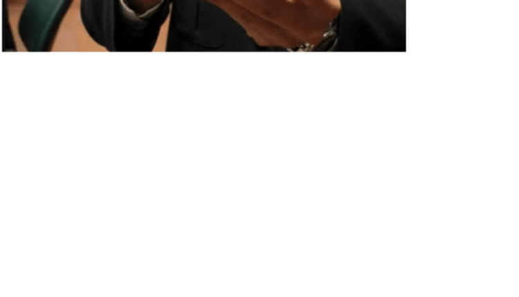 Crotone, maltrattamenti e lesioni alla compagna: divieto di avvicinamento e braccialetto elettronico per un 40enne crotonese.