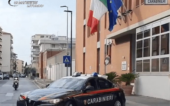Livorno: evade dai domiciliari per acquistare tabacchi, arrestato 44enne.