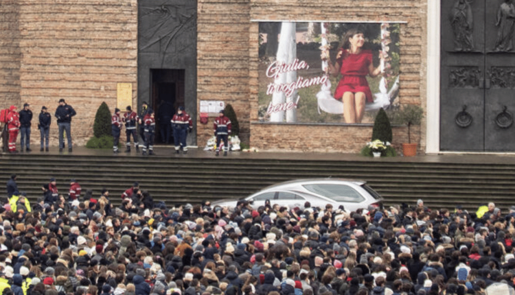 A Padova oltre 10mila persone per l’addio commosso a Giulia Cecchettin.