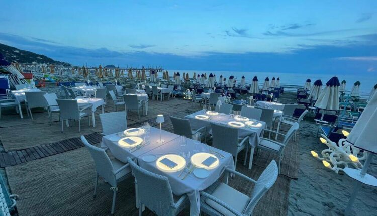 Liguria, demanio marittimo, prorogata fino a fine 2024 la possibilità di ampliare dehors bar e ristoranti