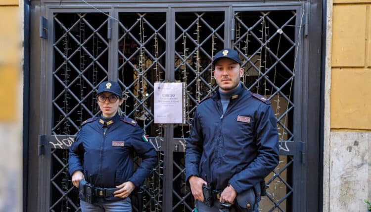 Sospesa per 7 giorni la licenza di un esercizio commerciale in zona Trastevere (Roma) a causa della somministrazione di alcolici a minori.