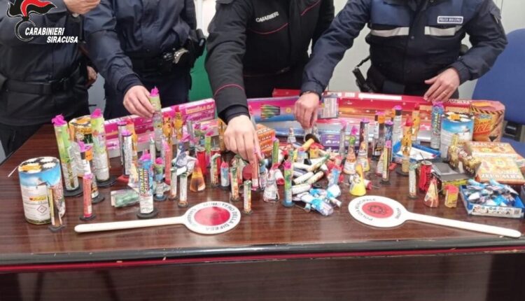 Ortigia (Siracusa): sequestrati 20 kg di “botti” venduti abusivamente e sanzioni per 900 euro.