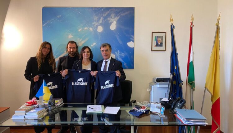 Napoli, protocollo d'intesa tra comune e plastic free per una città più pulita