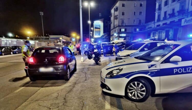 Ancona: trovati in un ricovero per senza tetto 100 gr di marijuana ed una boccetta di anfetamine.