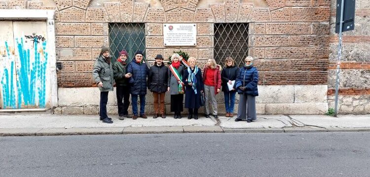 Vicenza: a San Biagio il ricordo dei deportati politici vicentini nei campi di concentramento nazisti; deposta una corona d'alloro alla presenza della vicesindaca Isabella Sala.