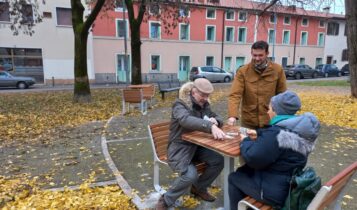Verona, in piazza Cervignano si gioca a scacchi