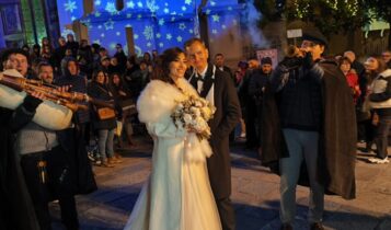 Catanzaro, tripudio di luci e suoni nel centro storico per l'avvio del cartellone natalizio