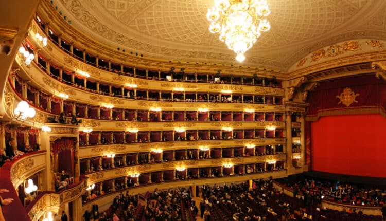 Milano, il Teatro alla Scala si accende con "Big Ballerina"