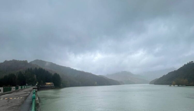Liguria, terminata allerta gialla sui bacini grandi dell'area c. Nella notte forti venti e rovesci diffusi, smottamenti nel levante.