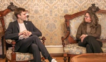 Trieste, il vicesindaco Serena Tonel ha ricevuto nel Salotto Azzurro il campione triestino di volley Nicolò Katalan