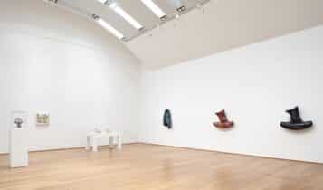 Bologna, Lynda Benglis e Properzia de' Rossi: Sculpitrici di capriccioso e destrissimo ingegno a cura di Lorenzo Balbi con l'assistenza curatoriale di Giulia Pezzoli