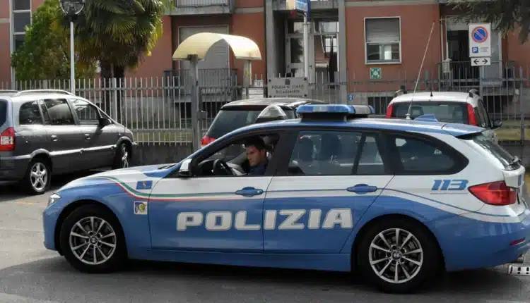 Besana in Brianza: ruba dalla cassa del bar dove lavora, denunciata dai carabinieri.