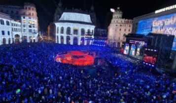 Genova capodanno 2023 da record: oltre 40 mila persone in piazza De Ferrari per l'evento targato mediaset