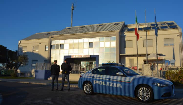 Jesolo (VE). Arrestato giovane in flagranza differita, ritenuto responsabile di molestie e minacce nei confronti della ex fidanzata e dei suoi familiari