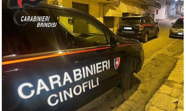 Rete di spaccio e traffico di sostanze stupefacenti pluriaggravato. Intensificazione dei controlli, poi arresto da parte dei Carabinieri