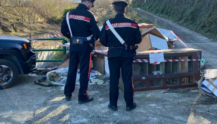 San Felice a Cancello (CE), discarica non autorizzata su terreno di proprietà. 76enne denunciata dai Carabinieri