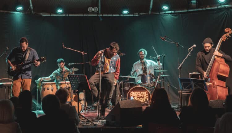 Modena, la Tenda, con musica live, danza e letture