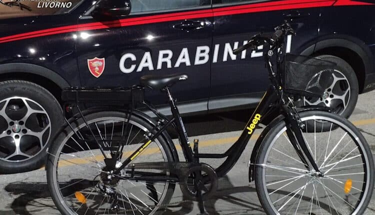 Livorno: fermato a bordo di una e-bike provento di furto ed in possesso di arnesi atti allo scasso.