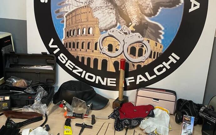 Roma: la Polizia di Stato ha arrestato 2 cittadini georgiani gravemente indiziati del reato di tentato furto aggravato in concorso.