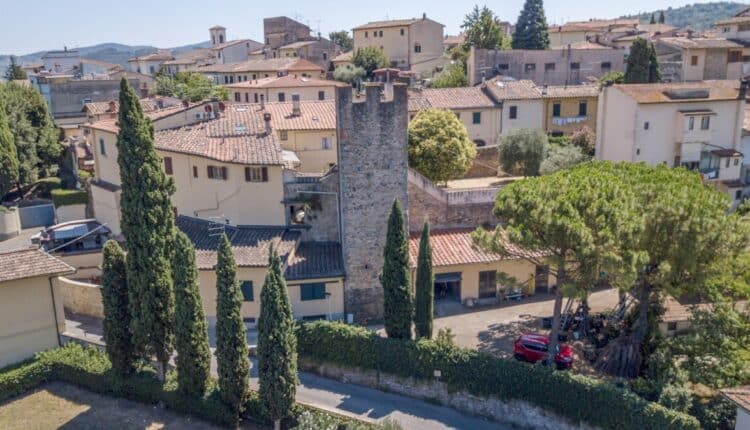 Signa, Firenze: 15enni circondano un coetaneo e lo rapinano. Un giovane denunciato