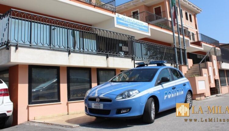 Il controllo agli avventori di un bar si conclude con una denuncia per porto di oggetti atti ad offendere