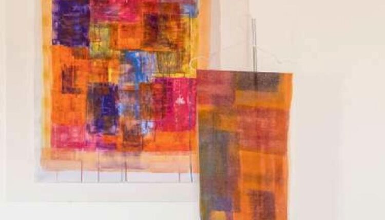 Trieste, alla sala comunale d'arte apertura della mostra "Indossare emozioni uniche di Laura Zuliani"