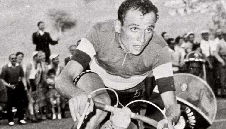 Emilia-Romagna, l'omaggio a Ercole Baldini, il "Treno di Forlì", vincitore di una tappa nel 1959.