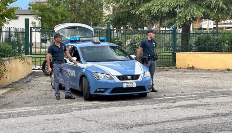 Frosinone: continuano i servizi straordinari di controllo. Identificato un uomo con uno zaino contenente un coltello e un fucile ad aria compressa