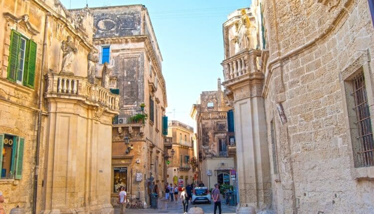 Lecce: 28enne ruba un profumo da 168 euro e si dà alla fuga. Arrestato in flagranza di reato