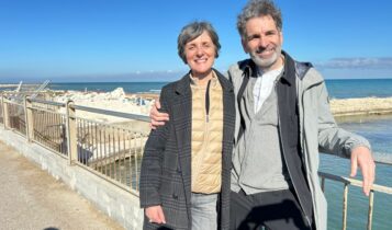 Lecco, demolito l’ex Lido Rella, la spiaggia di Frigole torna visibile