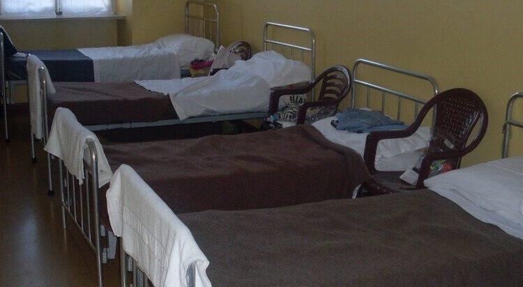 Emergenza freddo a Verona: messi a disposizione 16 nuovi posti letto per i senzatetto.