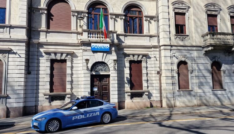 Busto Arstizio. I Carabinieri controllano un'auto e trovano numerosi articoli rubati da negozi della zona. Arrestata coppia di ladri