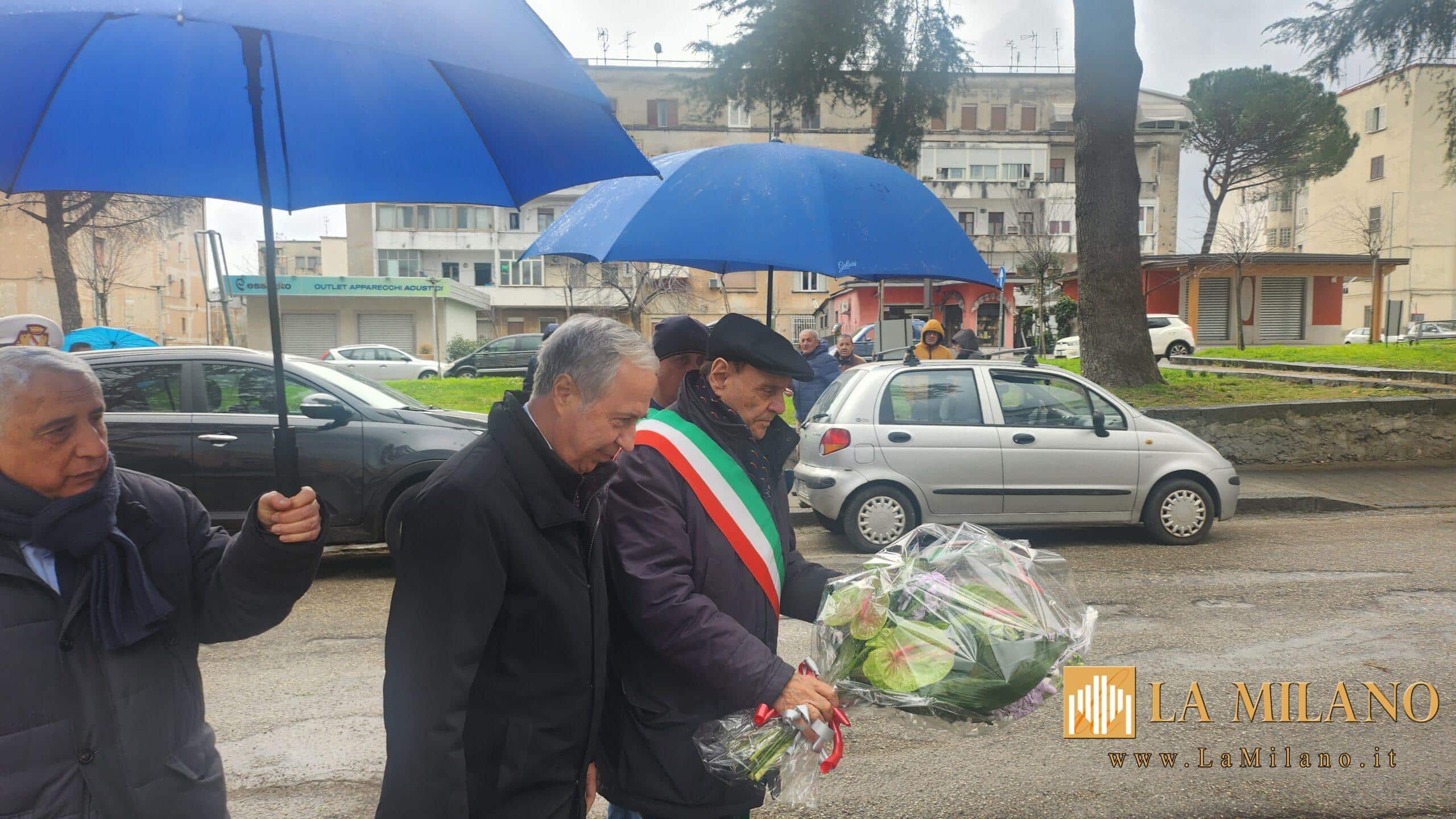 Benevento, il sindaco Mastella ha deposto un omaggio floreale in piazzale Martiri delle Foibe